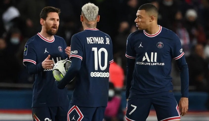 Com Mbappé disparado na frente de Neymar e Messi, jornal francês revela maiores salários do futebol europeu