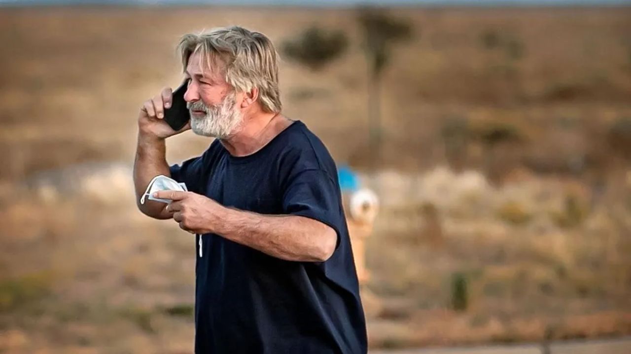 Alec Baldwin após depoimento