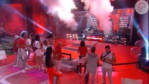 BBB 24: terceira festa é marcada por shows, selinhos e confissões