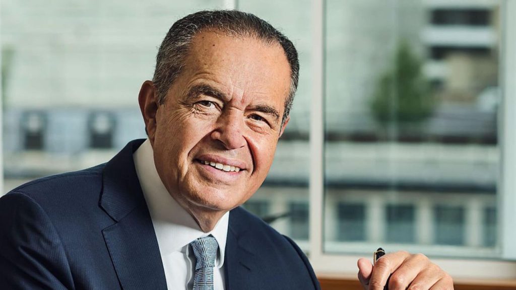 Bilionário egípcio lista cinco lições para o empreendedorismo