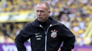 Corinthians segue conversando com Matheuzinho e Pablo para ter “combo” do Flamengo