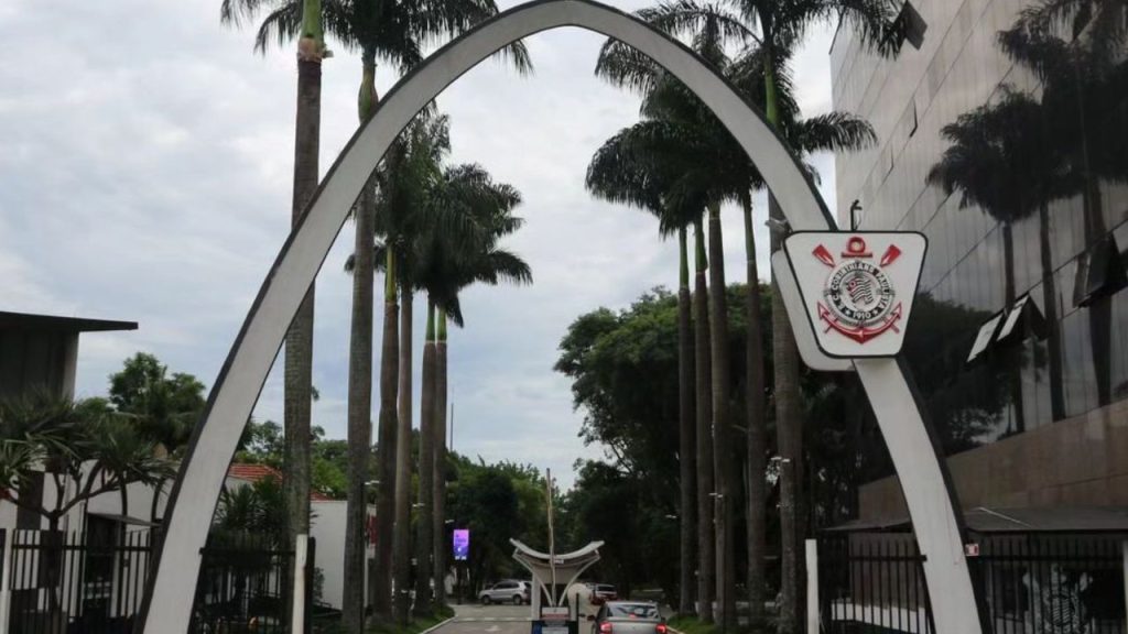 Corinthians faz surpresa para os fãs trazendo treino aberto