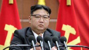 Tensões na península coreana aumentam com novos lançamentos de mísseis e destruição de monumento