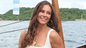 Paolla Oliveira contesta seguidor após ser acusada de usar photoshop