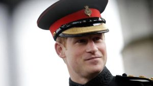 Príncipe Harry é premiado por atuar no Exército e revolta veteranos