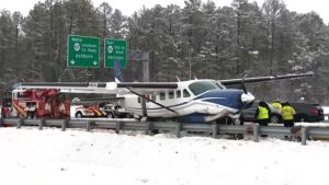 Avião de pequeno porte faz pouso emergencial nos Estados Unidos