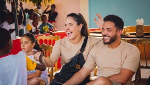 Wesley Safadão e esposa levam projeto WSolidário à África e fazem doação para Instituto Baluarte