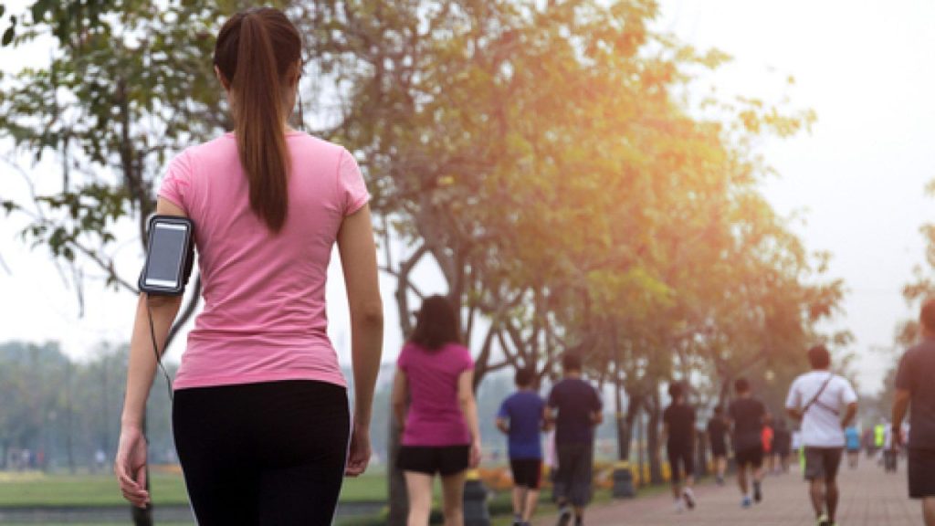 Conheça os benefícios de praticar caminhada regularmente