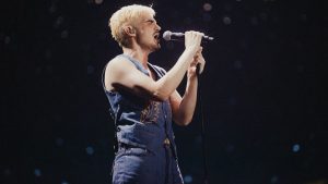 Cantor Jão lança nova turnê e conta com o prestígio de famosos