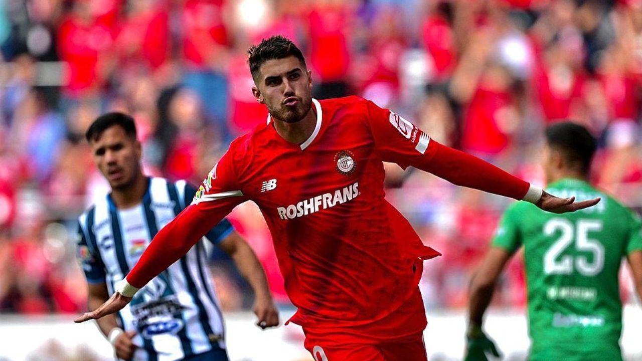 Pedro Raul em jogo do Toluca