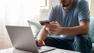 Atenção nas compras online: especialista alerta sobre golpes digitais