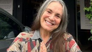 Regina Duarte abre o jogo sobre carreira e política durante entrevista