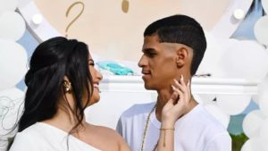 Távila Gomes e Luva de Pedreiro terminam e nome do bebê é alterado