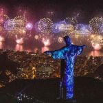 Show de drones no Réveillon 2024 comemora os 40 anos do Rock in Rio