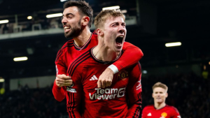 Manchester United vence o Aston Villa de virada por 3 a 2