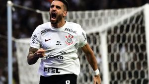 Renato Augusto é contratado pelo Fluminense