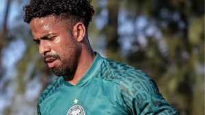 Hayner, lateral-direito, é anunciado como novo integrante do Santos