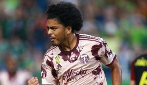 Marcos Braz fala sobre interesse em Evander ex-Vasco