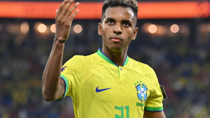 Ministério Público investiga casos de racismo contra jogador Rodrygo