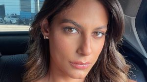 Mari Gonzalez sofre acidente capilar e perde mecha de cabelo