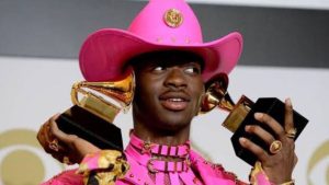 Lil Nas X filma clipe no Brasil e agradece capivaras por inspiração