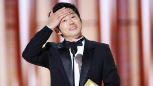 Globo de Ouro: Steven Yeun vence na categoria de Melhor Ator em Série Limitada, Série Antológica ou Telefilme