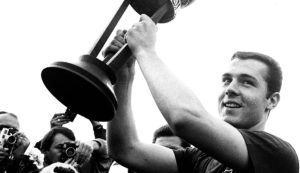 Franz Beckenbauer, craque do futebol alemão, morre aos 78 anos