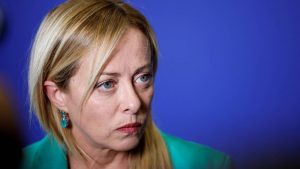 Neofascistas fazem manifestação em Roma, e primeira-ministra não repudia