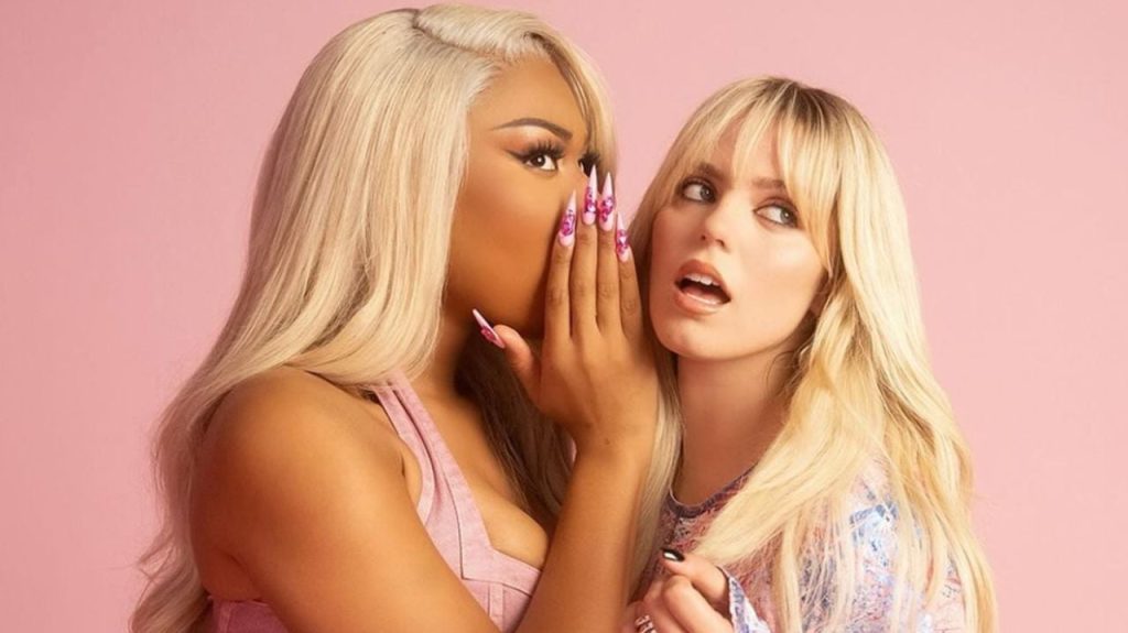 Reneé Rapp e Megan Thee Stallion lançam faixa para “Meninas Malvadas”
