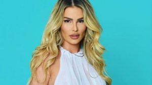 Yasmin Brunet aposta em look efeito molhado em estreia do BBB 24