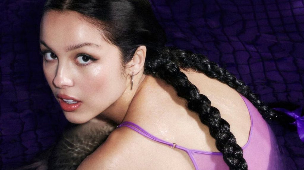 “Guts”, de Olivia Rodrigo, marca 2 bilhões de reproduções no Spotify