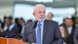 Presidente Lula aprova leis de auxílio à população em situação de rua