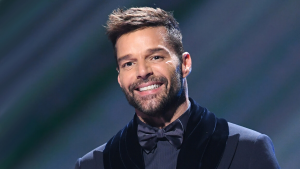 Ricky Martin celebra 25 anos de seu hit “Livin’ La Vida Loca”