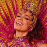 Anitta usa fantasia de Carnaval