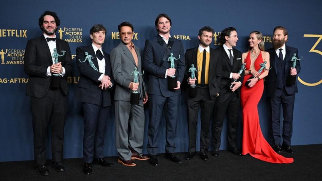 SAG Awards 2024: estrelas do cinema e da televisão marcam presença na cerimônia de premiação