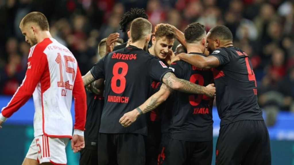 Leverkusen vence o Bayern e abre vantagem na liderança da Bundesliga Leverkusen vence o Bayern e abre vantagem na liderança da Bundesliga
