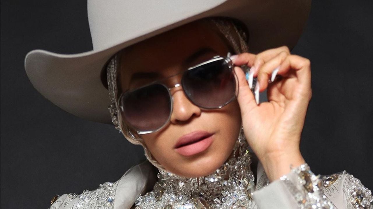 Beyoncé em ensaio fotográfico divulgado em seu Instagram