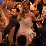 Ex-namorado de Taylor Swift, Calvin Harris evita olhar para cantora, em Grammy