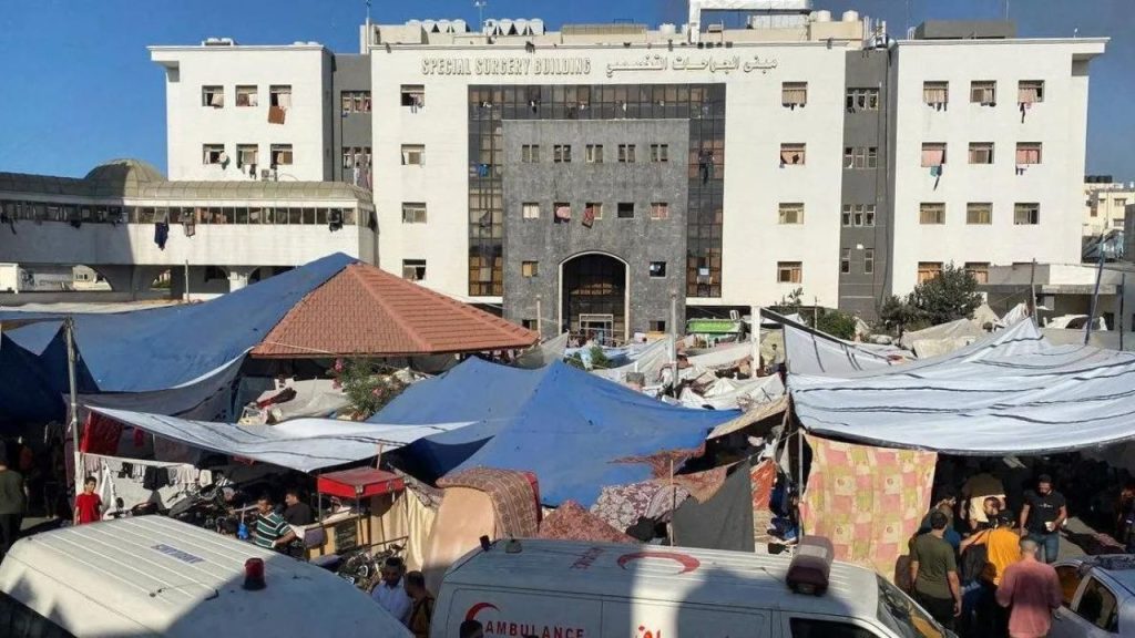 Hospital em situação precária abriga cerca de 50 mil pessoas em Gaza