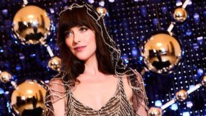 Baile da Vogue 2024: Dakota Johnson e mais celebridades marcam presença no Copacabana Palace