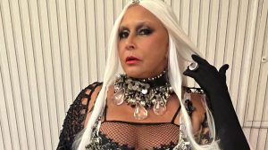 Fafá de Belém aposta em maquiagem futurista e peruca em look do Baile da Vogue