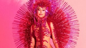 Com look representando a corrente sanguínea, Sabrina Sato desfila para a Vila Isabel