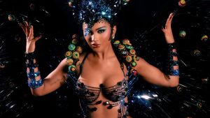 Mileide Mihaile detalha sua fantasia da Grande Rio com mais de 10 mil cristais