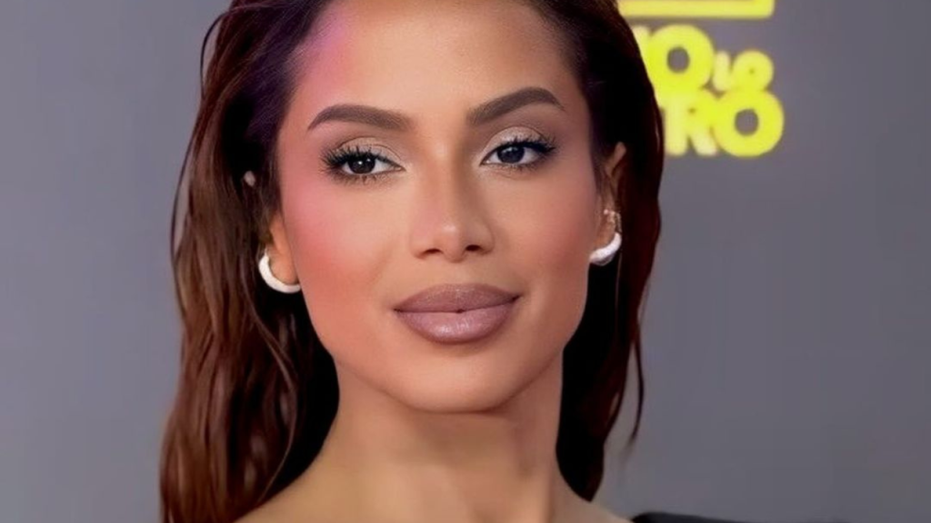 Anitta dá resposta certeira sobre término de Peso Pluma e Nicki Nicole