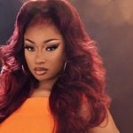 Megan Thee Stallion anuncia novo contrato com a Warner Music.