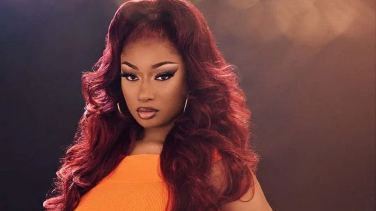 Megan Thee Stallion anuncia novo contrato com a Warner Music.