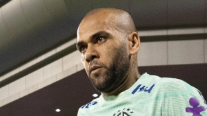 Daniel Alves é convocado a comparecer no tribunal, diz jornal