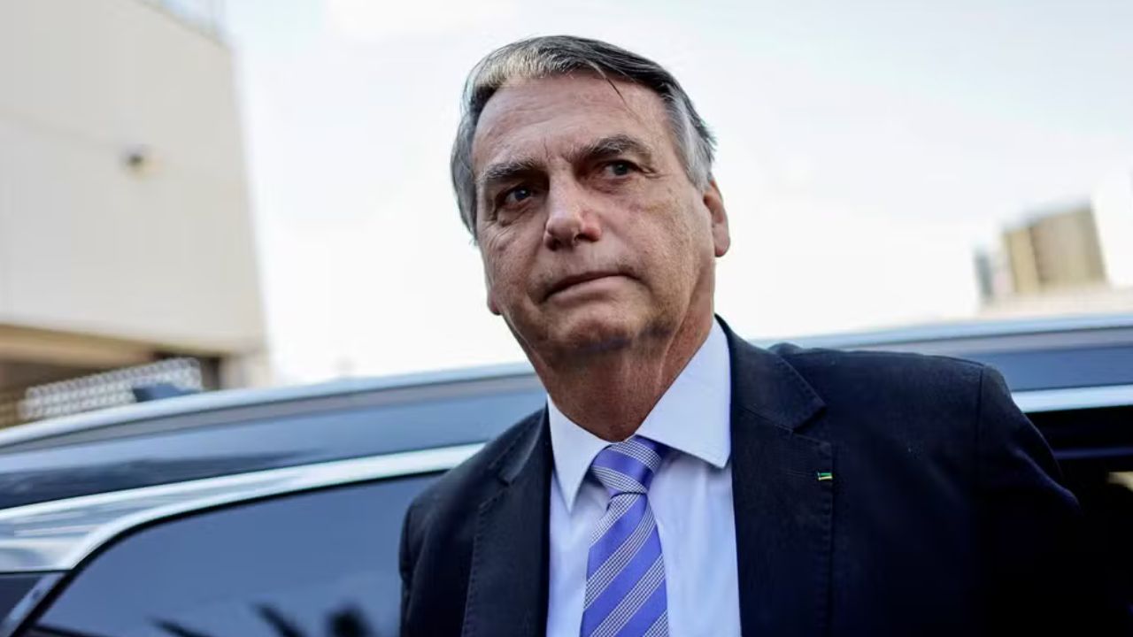 Polícia Federal apreende passaporte de Bolsonaro 1