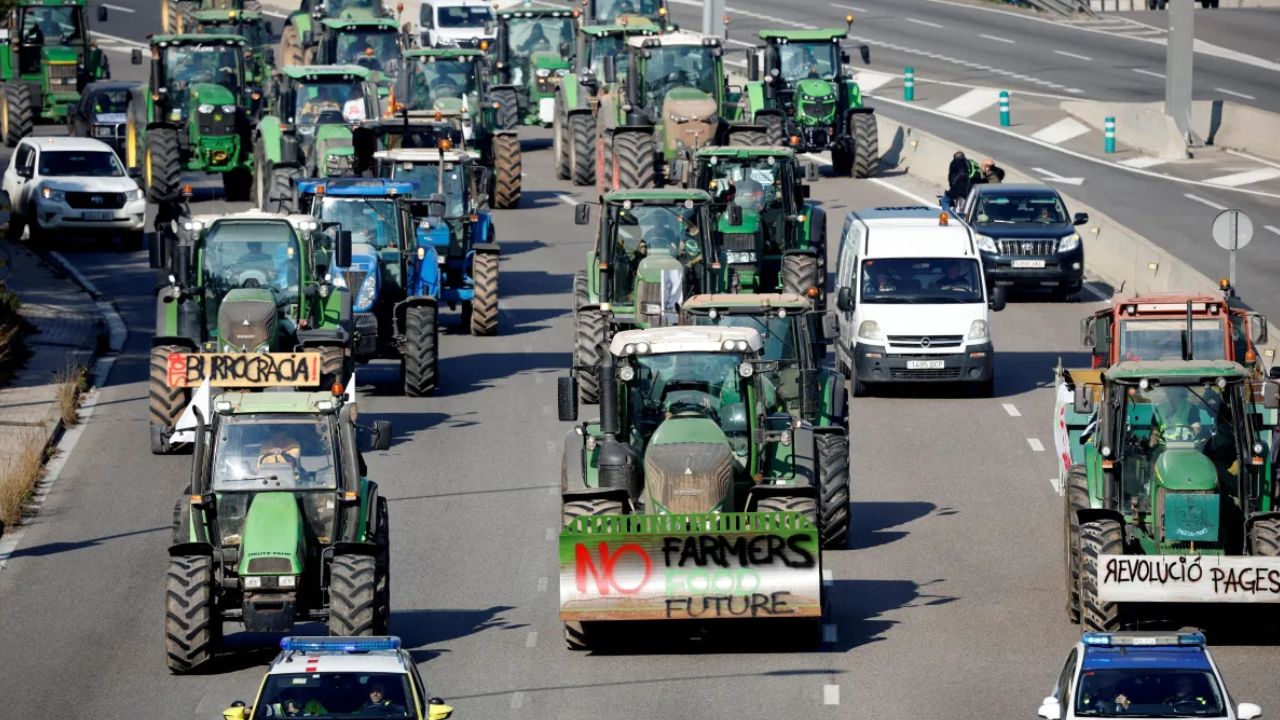 Protestos de fazendeiros europeus chegam até a Espanha 1