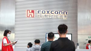 Mesmo com problemas, Foxconn vê 2024 com mais otimismo